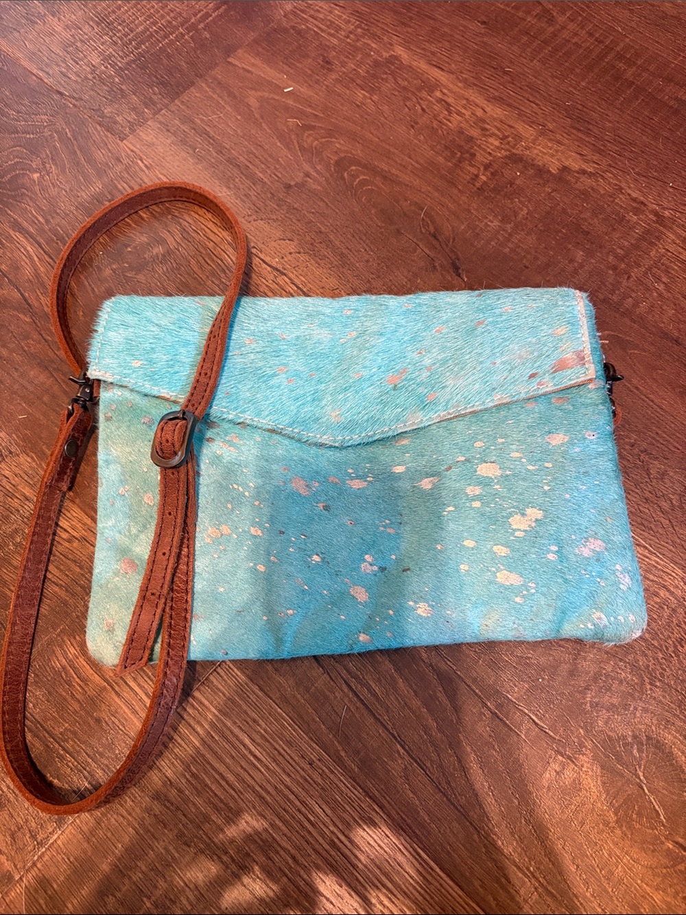 American Darling Turquoise Metallic Speckled Crossbody Clutch - Women Bags